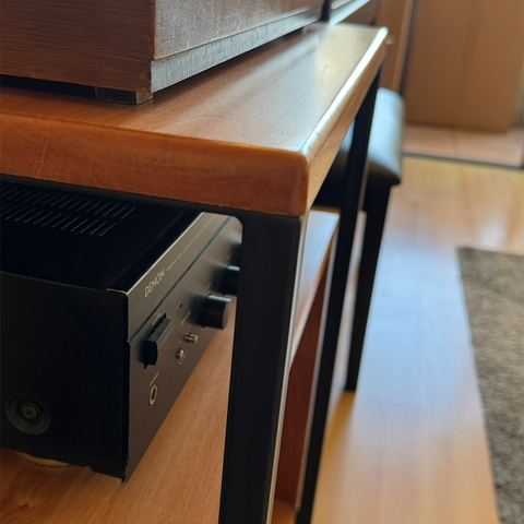Rack para Vinilos y Tornamesa - Poder y Elegancia en Roble